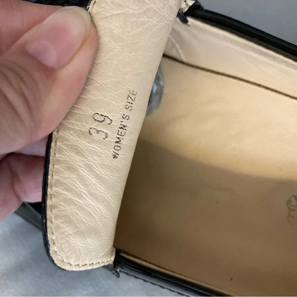 Tod’s Patent Leather Loafers Ex Cond - Picture 8 of 9